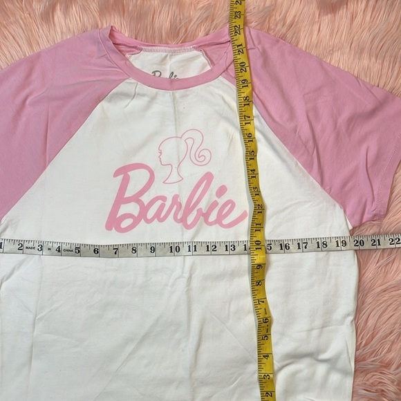 Barbie Woman’s Pink & White Short Sleeve Cropped Tee Size XXL - Picture 4 of 5